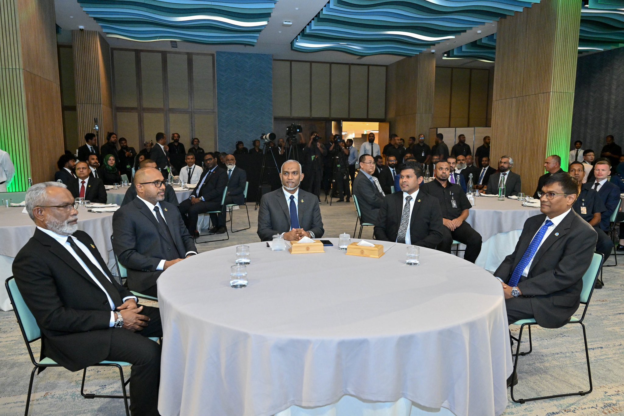 ކޮރަޕްޝަން ނައްތާލަން ‘މޯލްޑިވްސް 2.0’ގެ ދަތުރުގައި އިދިކޮޅުން ވެސް ބައިވެރިވުމަށް ރައީސް ގޮވާލައްވައިފި