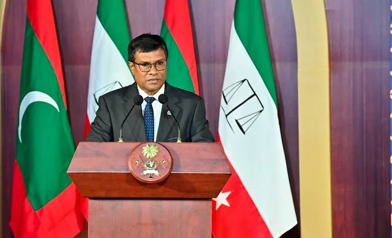 އުއްތަމަ ފަނޑިޔާރު ރިޓަޔާ ކުރައްވަން ހުށަހަޅުއްވައިފި