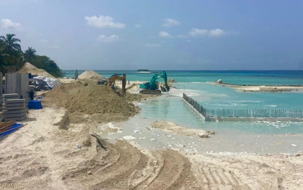 ނާވައިދޫ ބަނދަރުގެ މަސައްކަތްފަށައި ބާރު ސްޕީޑްގައި ކުރިޔަށް