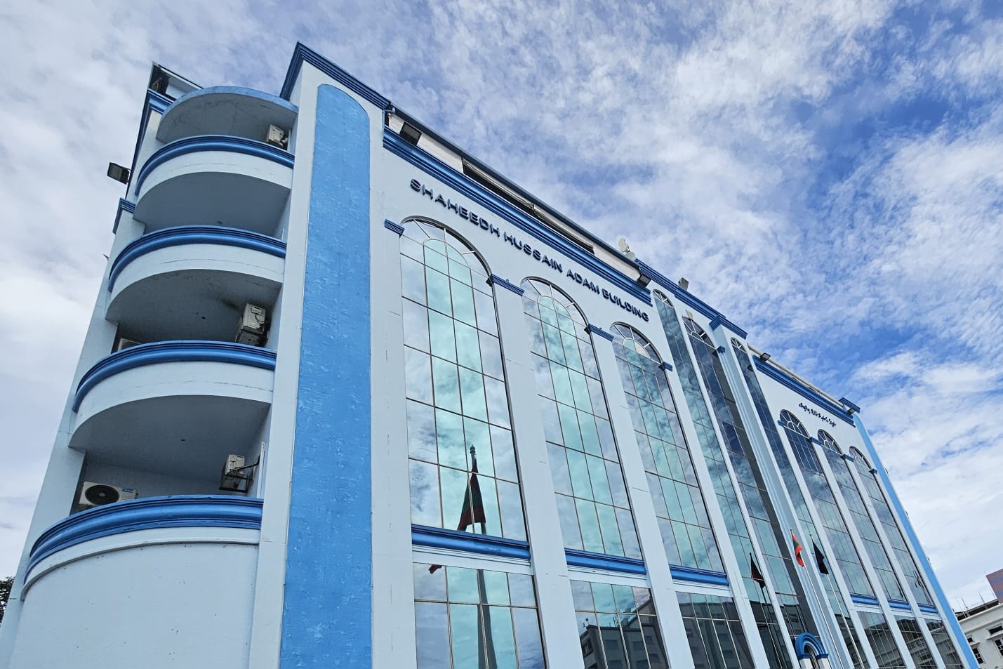 މާލޭގައި ދިވެހި ފިރިހެނަކަށް ވަޅިން ހަމަލާދީ ޒަހަމް ކޮށްލައިފި