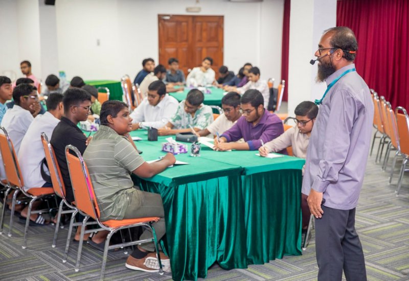 އައްޑޫ ސިޓީގައި ޒުވާން ޚަތީބުން ތަމްރީނުކުރުމުގެ ޕްރޮގްރާމުގައި ބައިވެރިވުމުގެ ފުރުސަތު