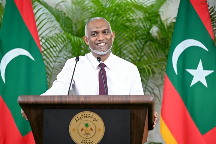 ޖުމްލަ 14 ގަޑިއިރާއި 54 މިނެޓު، ދުނިޔޭގެ އެންމެ ދިގު ނޫސްވެރިންގެ ބައްދަލުވުމުގެ ރެކޯޑު ރައީސް ޑރ މުޢިއްޒަށް!