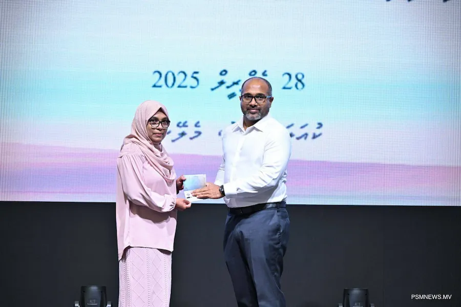 މެލޭޝިއާގައި އުޅޭ ދިވެހިންނަށް ޕާސްޕޯޓާއި އައިޑީކާޑު ދޫކުރުމުގެ ހިދުމަތް އިފުތިތާހުކޮށްފި