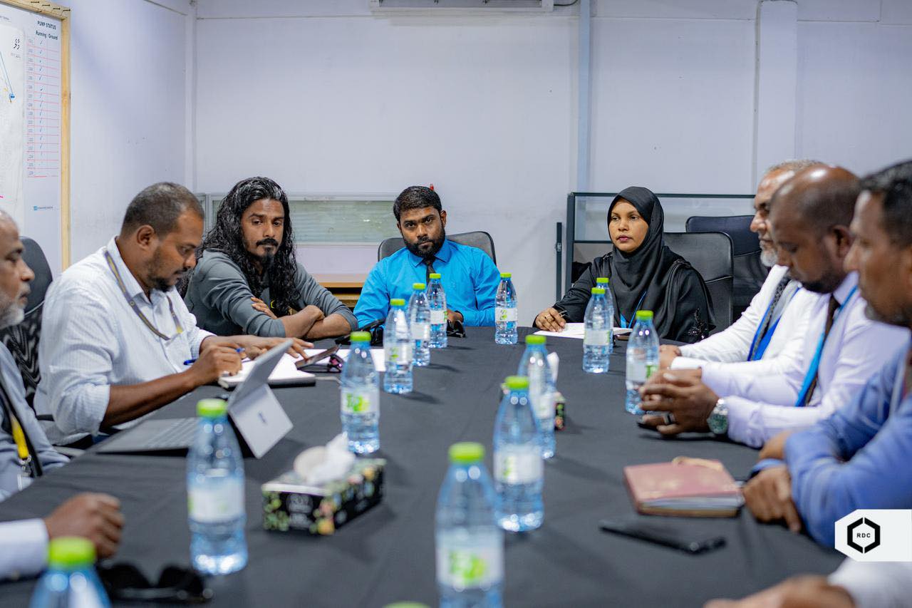 ލ. އަތޮޅު ކައުންސިލުން އާރްޑީސީގެ އިސްވެރިންނާ ބައްދަލުކޮށްފި