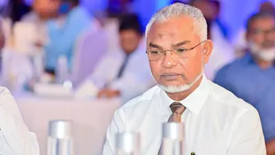 މީސް މީޑިއާގައި ދައުރުކުރަމުންދާ ފޮޓޯގައިވާ ލަޔާލަކީ އަޅުގަނޑުގެ ދަރިއެއްނޫން: އިޤްބާލް އާދަމް