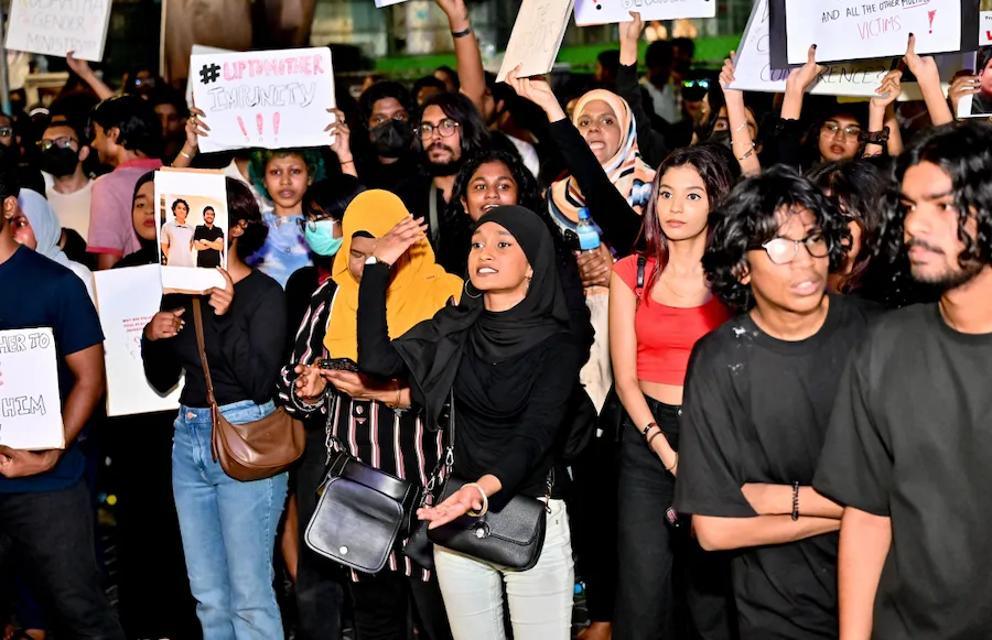 އަންހެންކުއްޖާ ފުރާޅުމައްޗަށް ވެއްޓުނު ހާދިސާ: މިރޭވެސް ރައްޔިތުން އިހުތިޖާޖަށް މަގުމައްޗަށް