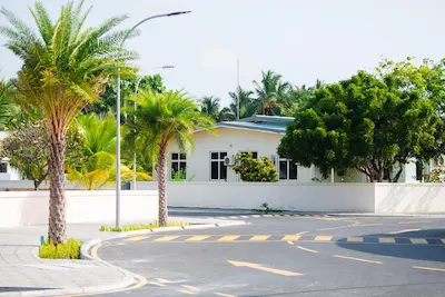 މިލަންދޫގެ މަގުތައް ޒަމާނީ ފެންވަރަށް ތަރައްގީކުރުމުގެ މަޝްރޫޢު ނިމުމަކަށް