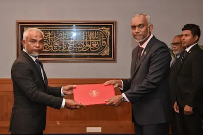 ރައީސާއި ރައީސްގެ ޢާއިލާގެ ފަރިއްކޮޅަށް ދުވާލަކު 9،000ރ ޚަރަދުވާކަމަށް ބުނެ ފަތުރަނީ ދޮގެއް: އިޤްބާލް އާދަމް