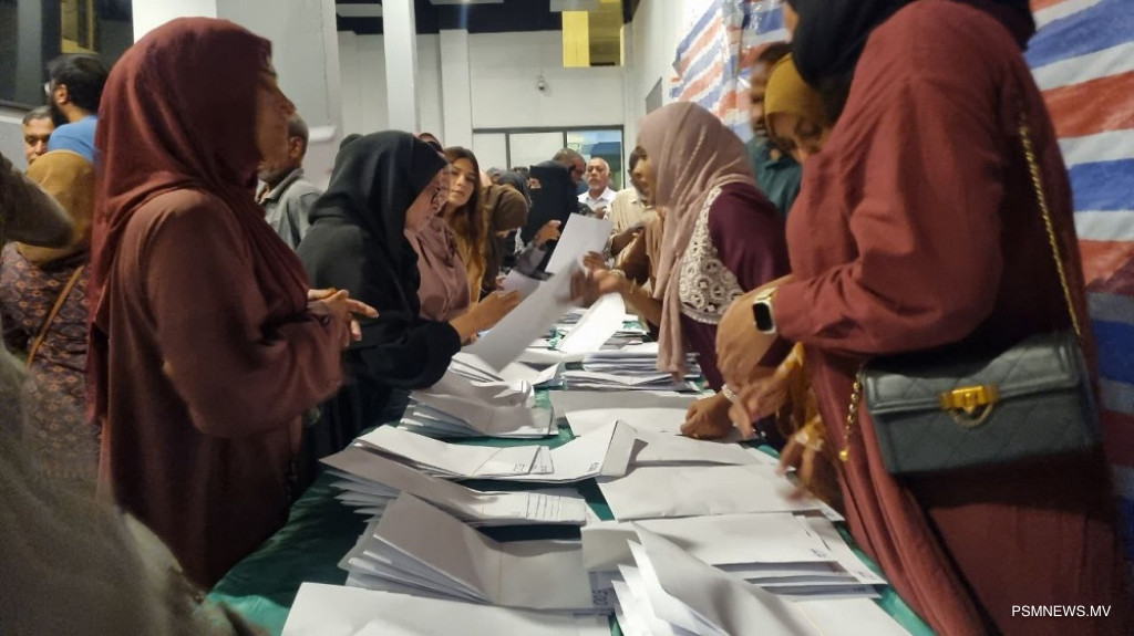ޙައްޖު ކޯޕަރޭޝަންގެ ހަވާލުގައި މިމަހު ފަހު 15 ގައި 350 އަށްވުރެ ގިނަ މީހުން ޢުމްރާއަށް