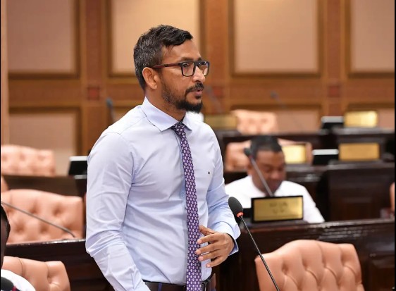 ކޮމިޓީތަކުގައި ތިއްބަވާނެ މެންބަރުން ކަނޑައަޅަނީ ވަރަށްގިނަ ކަންކަމަށް ބަލާފައި: ފަލާހު