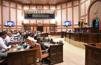 ސުޕްރީމް ކޯޓުގެ ފަނޑިޔާރުންގެ އަދަދު 5 އަށް މަދުކުރުމަށް މަޖިލީހުން ފާސްކޮށްފި