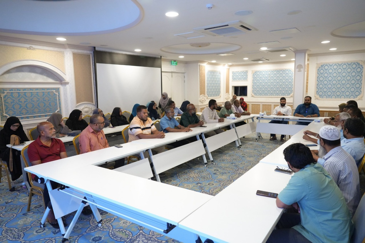 އުމްރާއަށް މީހުން ގެންދާ ކުންފުނިތަކަށް އަމާޒުކޮށްގެން ސިއްހީ މައުލޫމާތު ދިނުމުގެ ސެޝަންއެއް
