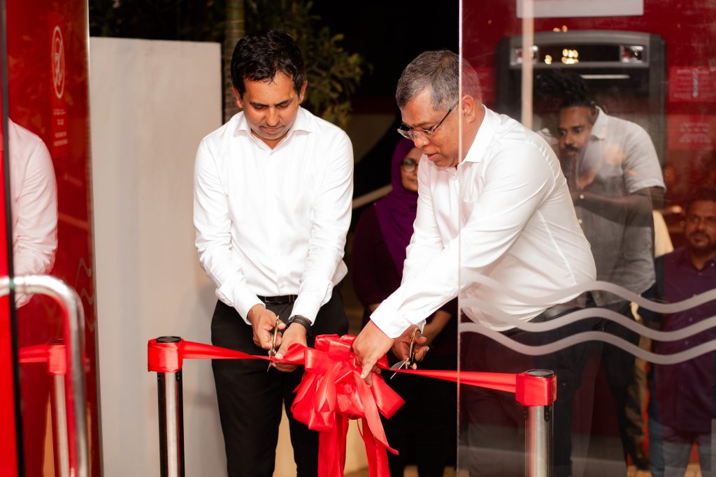 އައްޑޫގައި ޑޮލަރު އޭޓީއެމްއެއް!