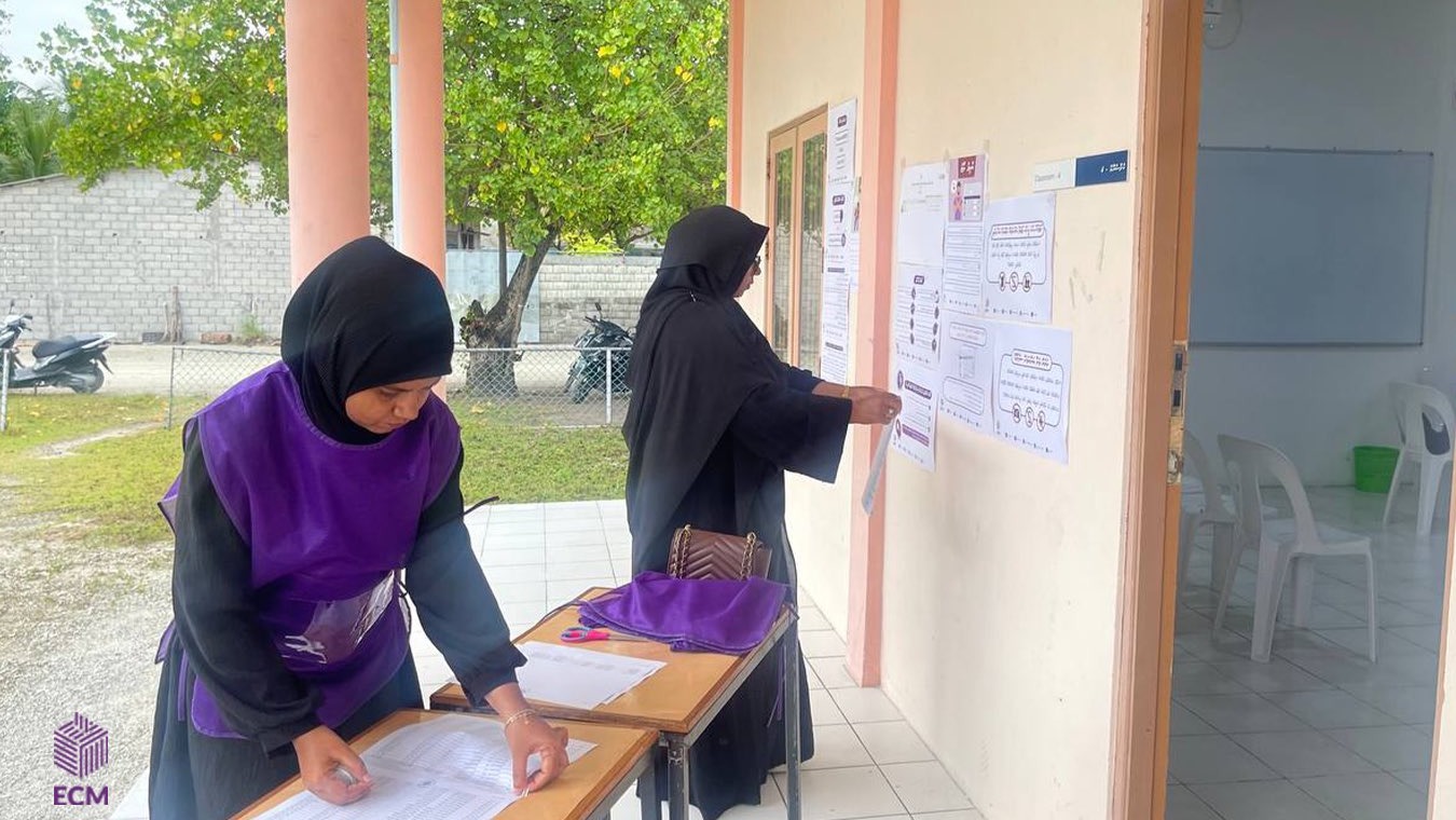 ބައި-އިލެކްޝަން: 3 ގަޑިއިރު ތެރޭ ވޯޓުލާފައި ވަނީ 1725 މީހުން!