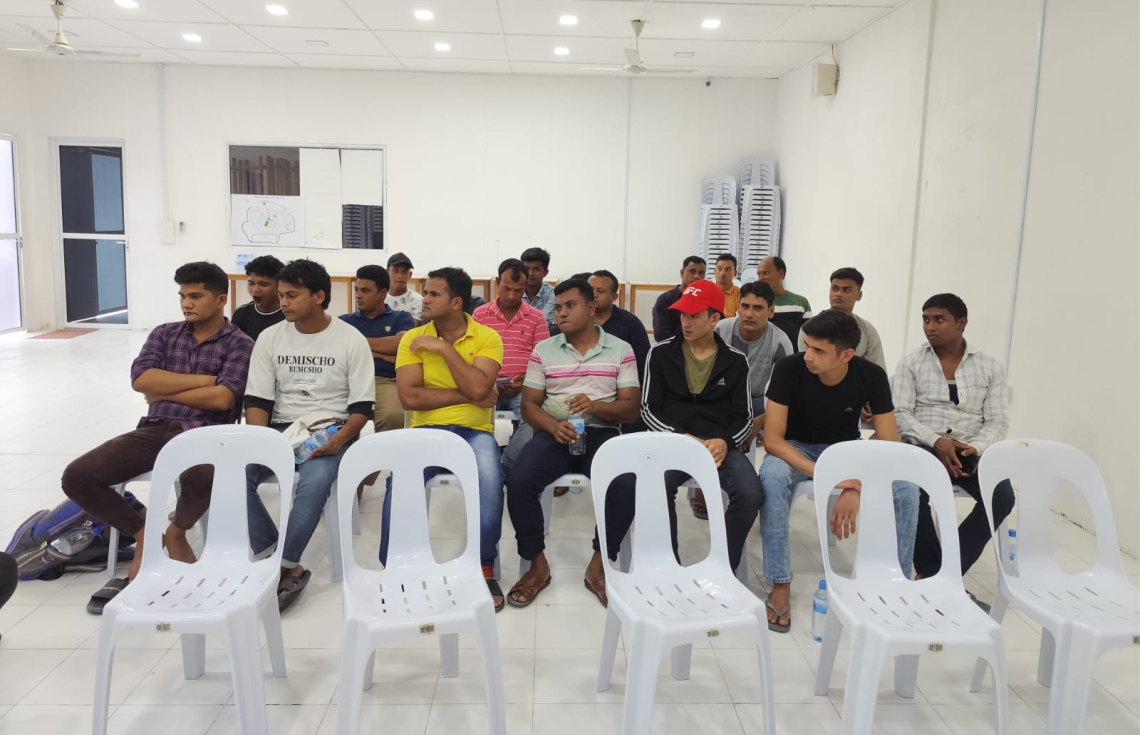 މަޑުއްވަރީގައި ފިލައި ތިބި ބިދޭސީންތަކެއް ހޯދައި, އަނބުރާ ރިސޯޓަށް ފޮނުވައިފި
