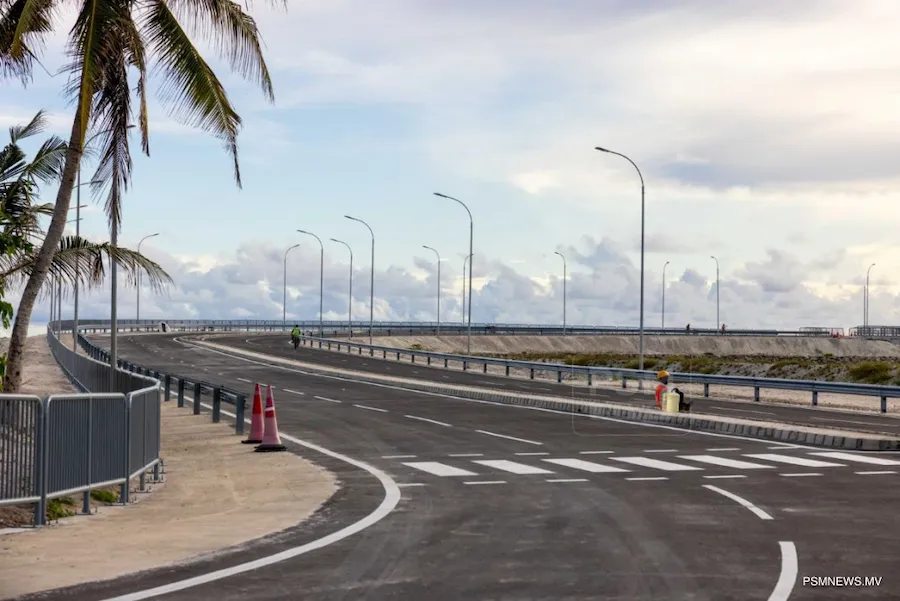 އައްޑޫ ހަންކެޑެ ބުރިޖު އަންނަ ހޮނިހިރު ދުވަހު، އާއްމު ދަތުރުފަތުރަށް ހުޅުވާލަނީ