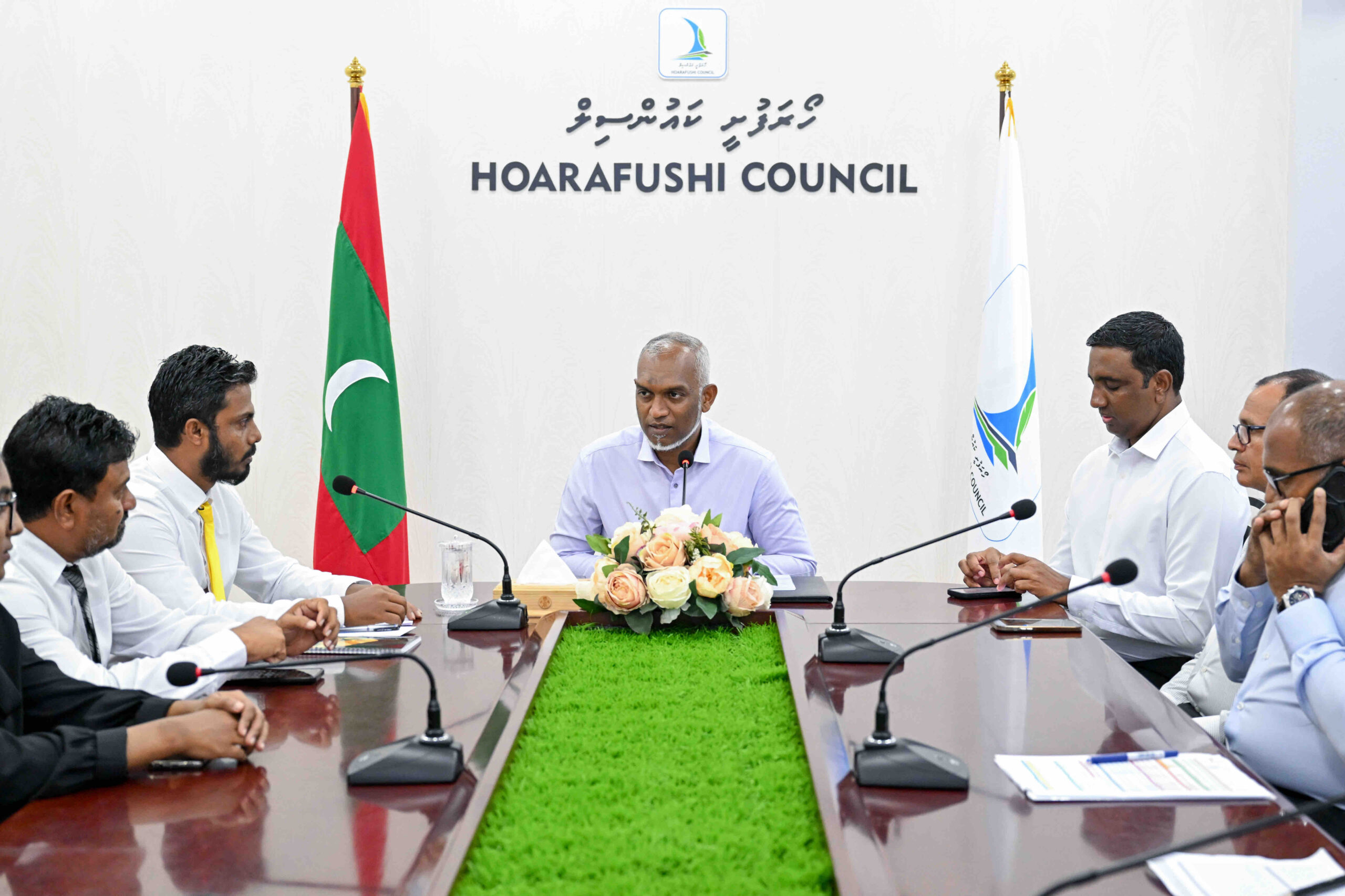 ހޯރަފުށީގައި ފުޓްސެލް ދަނޑަކާއި ހޭންޑްބޯލް ކޯޓެއް ގާއިމުކޮށްދޭނަން: ރައީސް