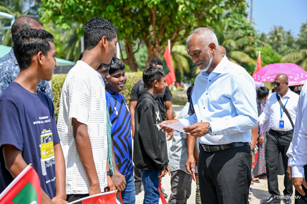 ރައީސްގެ ހއ ދަތުރުފުޅުގެ 6ވަނަ މަންޒިލް، މާރަންދޫ އިން އެމަނިކުފާނަށް ހޫނު މަރުހަބާއެއް!