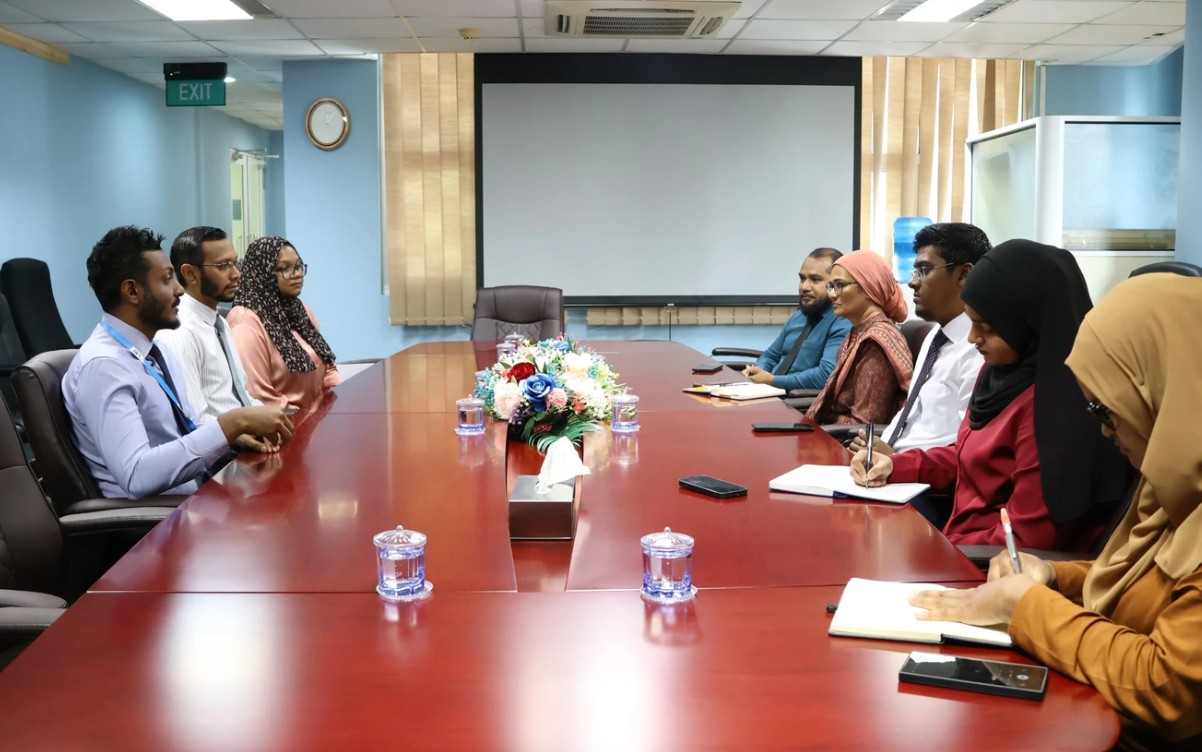 ބީސީސީއިން، ވަޒީރު ޑރ މާރިޔާ އާ ބައްދަލުކުރައްވައިފި