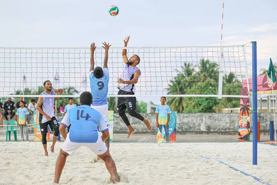 ގެމަނަފުށި ބީޗް ވޮލީބޯލް ކަޕް 2025: ސެމީ ފައިނަލްގެ ދެވަނަ މެޗުގައި ކްލަމްސީ އަދި ބީޗް ބަމްޕާސް