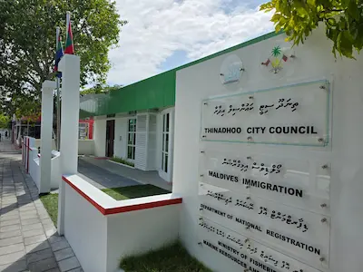 ކޮރަޕްޝަންގެ ބޮޑެތި ތުހުމަތުތަކާއެކު، އޭސީސީއިން ތިނަދޫ ސިޓީ ކައުންސިލަށް ވަދެއްޖެ!