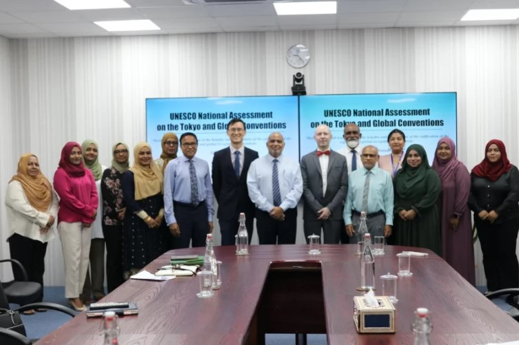 ޔުނެސްކޯ އިން މަތީ ތަޢުލީމާއި މަސައްކަތްތެރިކަމާ ބެހޭ ވުޒާރާއާ ބައްދަލުކުރައްވައިފި