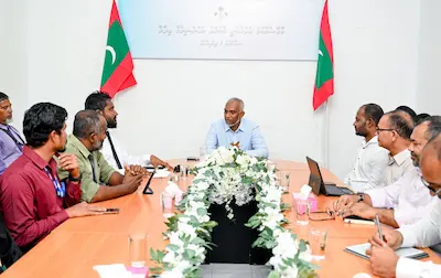 ރައީސް، މާކުރަތު ކައުންސިލާއި އތމ ކޮމިޓީއާ ބައްދަލުކުރައްވައި ތަރައްޤީއަށް ބޭނުންވާ ކަންކަމާ ގުޅޭ ގޮތުން މަޝްވަރާ ކުރައްވައިފި