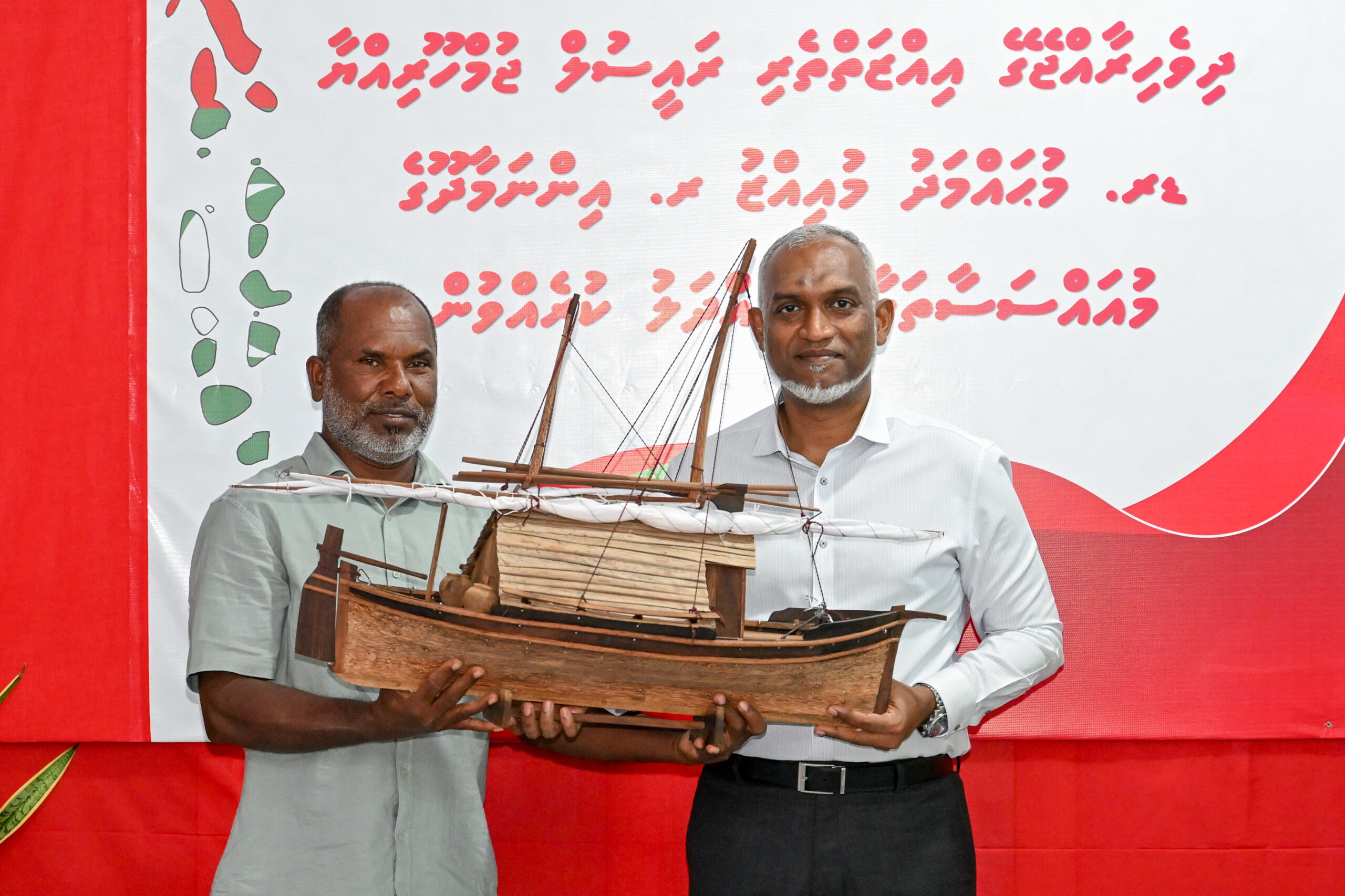 ރައީސް ދެއްވީ ބޯޓު ބިލްޑިންގް ދިވެހީންގެ ސިނާޢަތަކަށް ހެއްދެވުމަށް، ގޮންޖެހުންތަކަށް ޙައްލު ގެނެސްދެއްވާނެ ކަމުގެ ޔަޤީންކަން!
