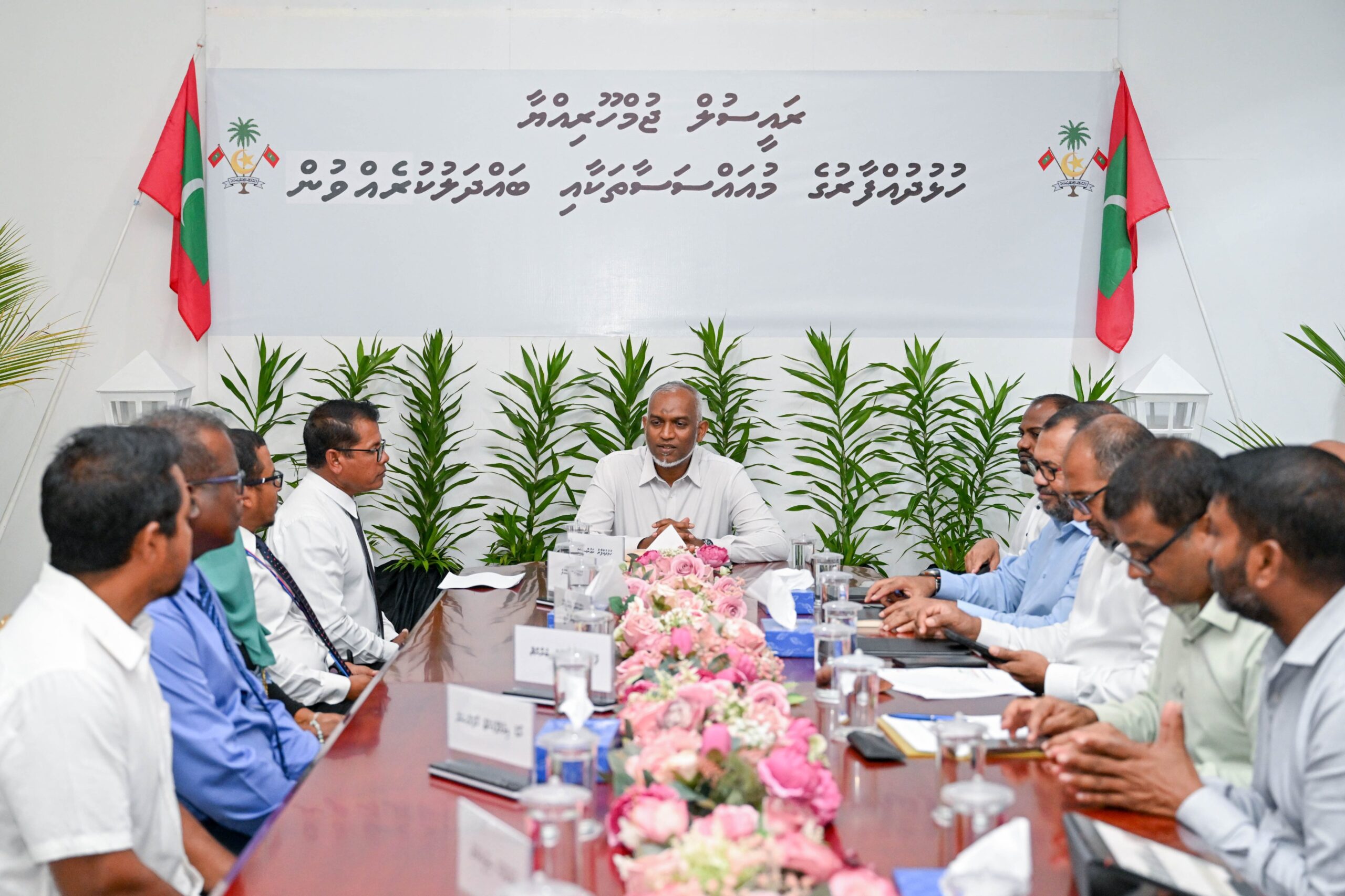 ހުޅުދުއްފާރުގެ ތަރައްޤީއަށް ބޭނުންވާ ކަންކަމާ ގުޅޭގޮތުން މަޝްވަރާ ކުރައްވައިފި