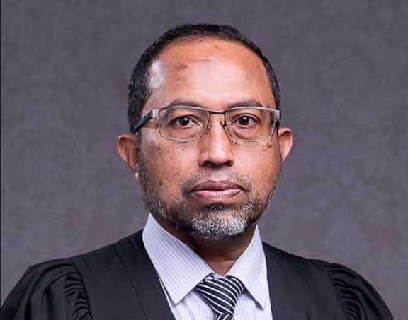 ހައި ކޯޓުގެ ކުރީގެ ފަނޑިޔާރު ޝުއައިބު އަވަހާރަވުމާއި ގުޅިގެން ރައީސް ޑރ. މުޢިއްޒުގެ ތައުޒިޔާ