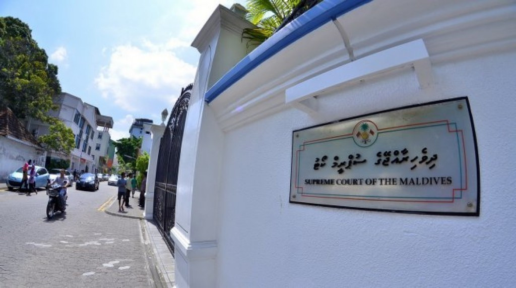 ފަނޑިޔާރު ޝުއައިބް އަވަހާރަވުމާ ގުޅިގެން ކޯޓުތަކުގެ ދިދަތައް ބައިދަނޑިއަށް ތިރިކުރަނީ