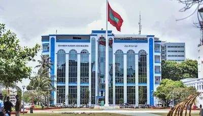 ތަރިވިލާގެ ތެރެއިން ފެނުނު ޒުވާނާގެ ހަށިގަނޑު ޕޯސްޓްމޯޓަމަށްފަހު ރާއްޖެ ގެނެސް ވަޅުލައިފި