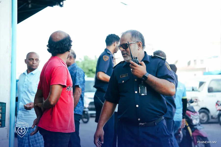 ހީނާމާގެ ޕާކިން ސަރަޙައްދުން 17 ބިދޭސީން އިމިގްރޭޝަންގެ ބެލުމުގެ ދަށަށް