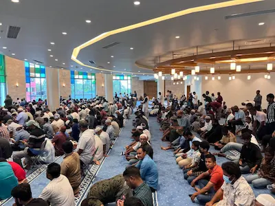 މުވައްޒަފުންނަކީ އެންމެ މަތިވެރި އަޚްލާޤީ ސިފަތަކުން ޒީނަތްތެރި ވާން ޖެހޭ ބައެއް!