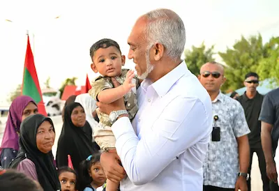 ކާމިޔާބު ދަތުރުފުޅަކަށްފަހު ރައީސް ޑރ. މުޢިއްޒު މާލެ ވަޑައިގެންފި