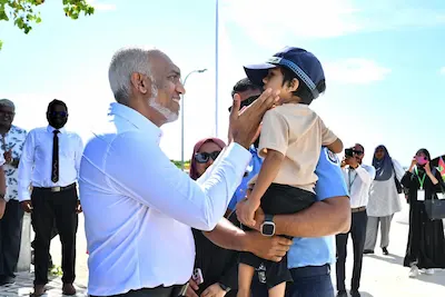 އާޔަލްގެ ބައްޕަ ރަށަށް ބަދަލުކުރުން: ފުލުހުންގެ ގަވާއިދާއި އުސޫލުތަކާ ތަފާތު ކޮށްފައެއް ނުވާނެކަމަށް!