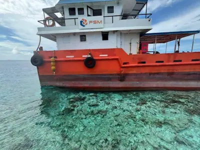 ފަރަށް އެރި ތެޔޮ ބޯޓު ފުން ކުރަނީ