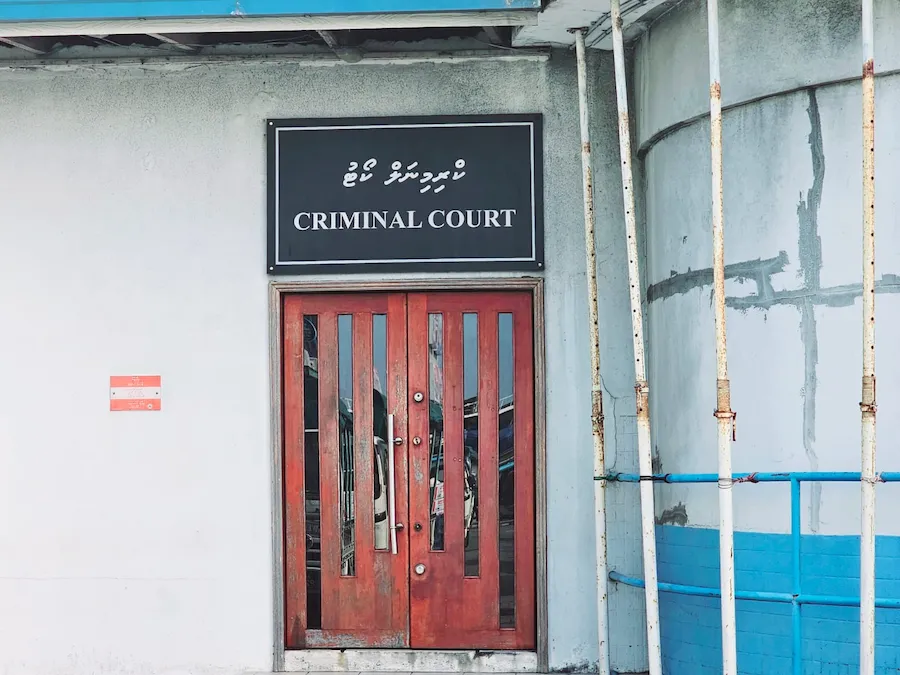 މިސްކިތެއްގެ ފާހާނަ ތެރޭގައި މަސްތުވެގެން ވެއްޓިފައި އޮތް މީހަކު ހައްޔަރު ކޮށްފި