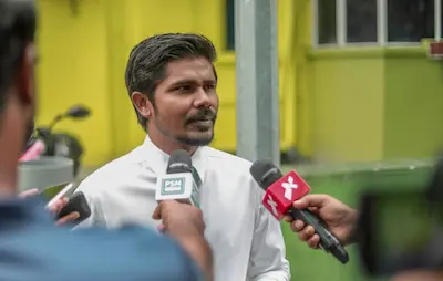 މޫކޭ އާާއި ޔާސިރުގެ އިލެކްޓްރޯނިކް ސާމާނު ފުލުހުންގެ ބެލުމުގެދަށަށް