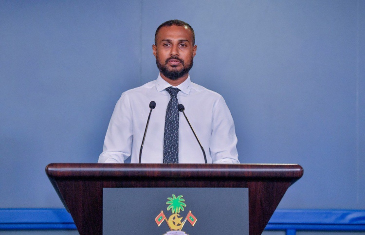 ފެނަކަ އެމްޑީ މުއާޒު އިސްތިއުފާ ދެއްވައިފި
