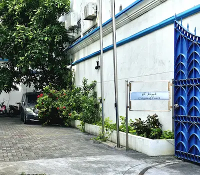 ދެކިލޯގެ މަސްތުވާތަކެއްޗާއެކު ރާއްޖެ އައި އިންޑިއާ ދެމަފިރިންނަށް ދައުވާ ކުރަން ކޯޓަށް ފޮނުވަނީ