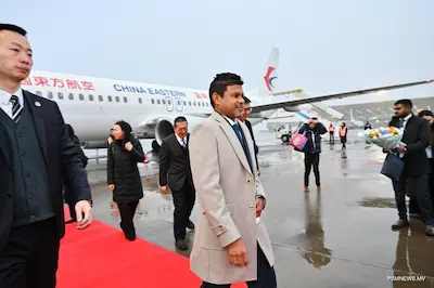 ނައިބުރައީސް ޗައިނާއަށް ކުރެއްވި ރަސްމީ ދަތުރުފުޅަށްފަހު ރާއްޖެ ވަޑައިގެންފި