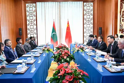 ޗައިނީޒް ޕީޕަލްސް ޕޮލިޓިކަލް ކޮންސަލްޓޭޓިވް ކޮންފަރެންސްގެ ވައިސް ޗެއަރމަން އާއި ނައިބު ރައީސް ބައްދަލުކުރައްވައިފި