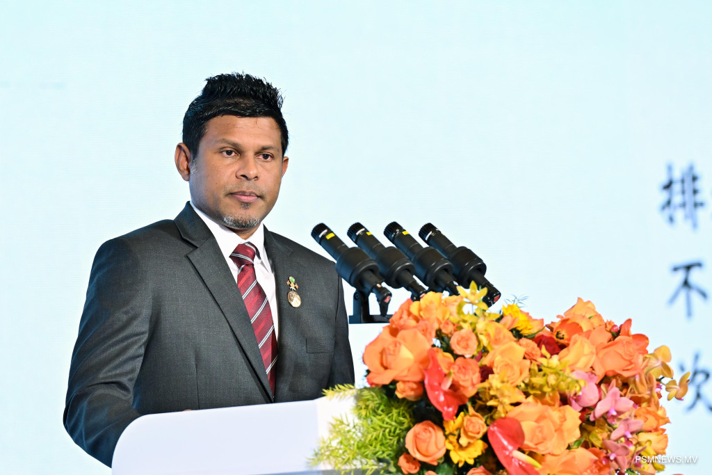 ދުނިޔެ ހޫނުވުން ކުޑަކޮށް، ކަނޑުގެ ދިރުންތައް ހިމާޔަތް ކުރުމަށް އިންސާފުވެރި މޫސުމީ ސިޔާސަތެއް މުހިންމު: ނައިބު ރައީސް