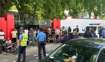 މުސާރަ ނުދޭކަމަށް ބުނެ އިހުތިޖާޖު ކުރި 55 ބިދޭސީއަކު އިމިގްރޭޝަންގެ ބެލުމުގެ ދަށަށް