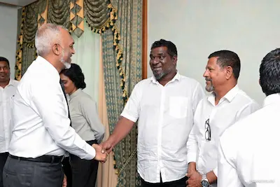 ސަރުކާރުން މަސައްކަތްކުރާނީ މަސްވެރިންނާއި ކެޔޮޅުންނާ ގާތުން، އެފަރާތްތަކުގެ ކަންބޮޑުވުންތަކަށް ހައްލު ލިބޭނެގޮތަށް: ރައީސް