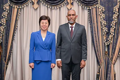 ޗައިނާ ސަފީރު، ރައީސް ޑރ. މުޢިއްޒުގެ އަރިހަށް ވަދާއީ ޒިޔާރަތް ކުރައްވައިފި