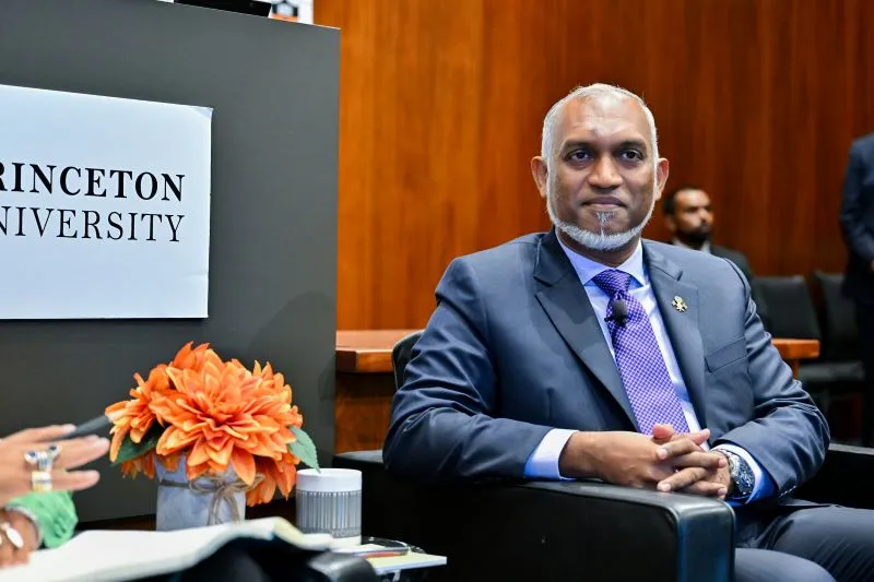 ރައީސް ޑރ.މުޢިއްޒު، ޔޫއޭއީގެ ގައުމީ ދުވަހުގެ މުނާސަބާގައި ތަހުނިޔާ ފޮނުއްވައިފި