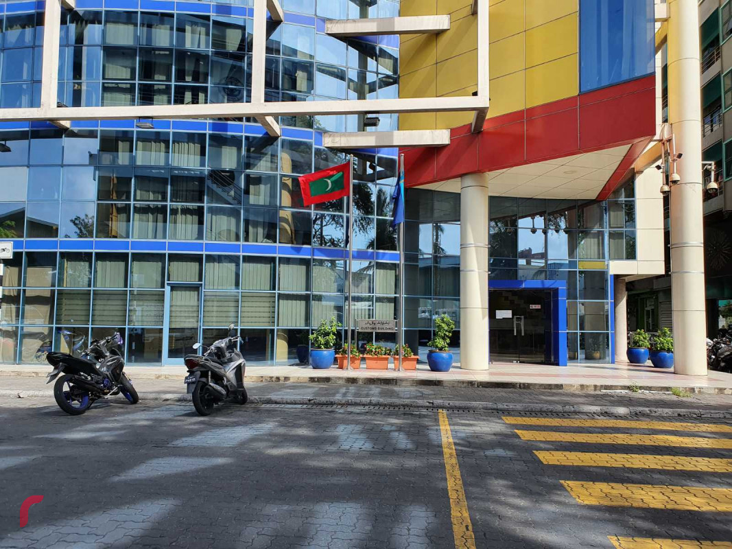 ރާއްޖެއަށް 395 ގުރާމްގެ މަސްތުވާތަކެތި އެތެރެ ކުރަން އުޅުނު މީހަކު ހައްޔަރު ކޮށްފި