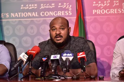 ގާނޫނުއަސާސީ ދިފާއު ކުރުމުގެ ނަމުގައި އެމްޑީޕީން ބޭނުންވަނީ ގައުމު ހަލަބޮލިކުރަން: ޝުޖާއު